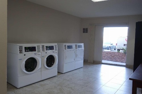 Ramada by Wyndham Sacramento - image 10