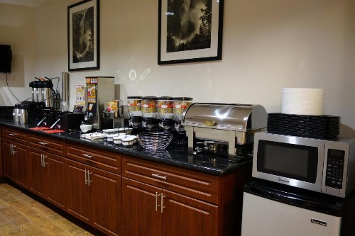 Ramada by Wyndham Sacramento - image 23