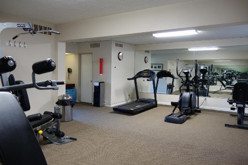 Ramada by Wyndham Sacramento - image 27