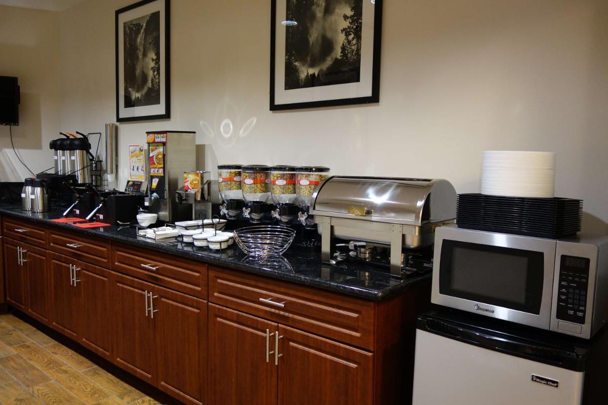 Ramada by Wyndham Sacramento - image 3