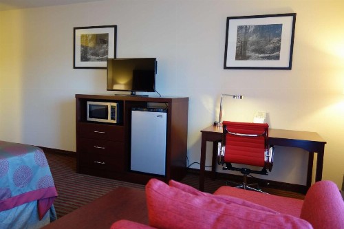 Ramada by Wyndham Sacramento - image 7
