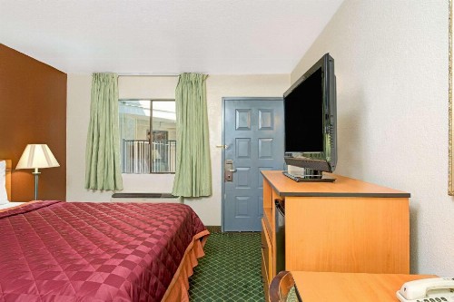Travelodge by Wyndham Sacramento / Rancho Cordova - image 25