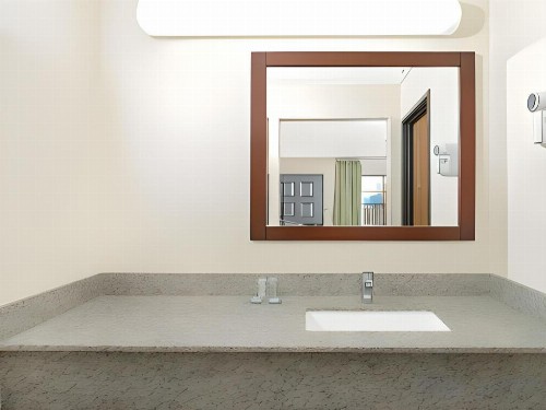 Travelodge by Wyndham Sacramento / Rancho Cordova - image 26