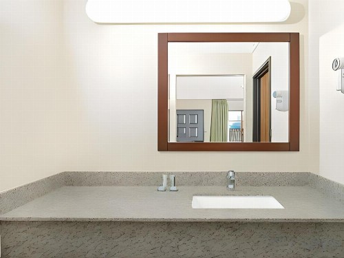Travelodge by Wyndham Sacramento / Rancho Cordova - image 41