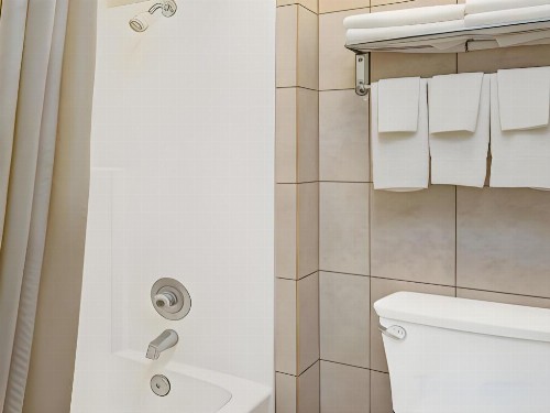 Travelodge by Wyndham Sacramento / Rancho Cordova - image 42