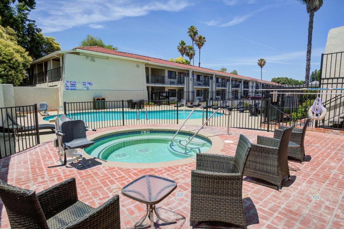 Best Western Sandman Hotel - image 2