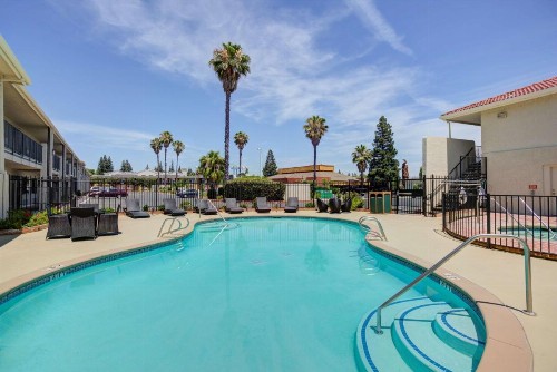 Best Western Sandman Hotel - image 3