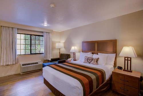 Best Western Sandman Hotel - image 5