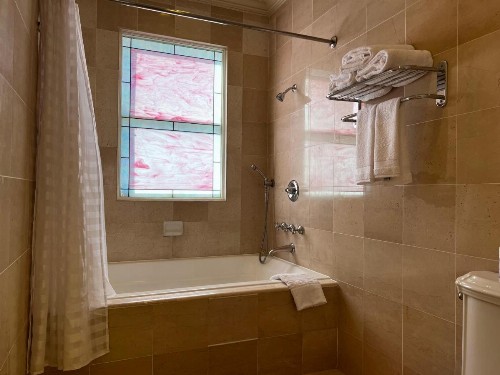 Sterling Hotel - image 12