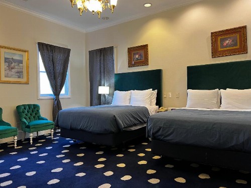 Sterling Hotel - image 15