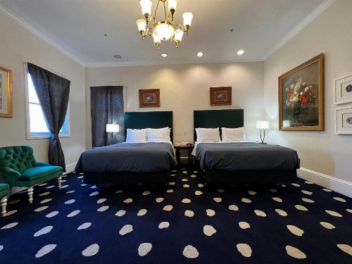 Sterling Hotel - image 2