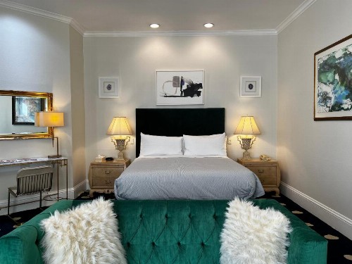Sterling Hotel - image 21