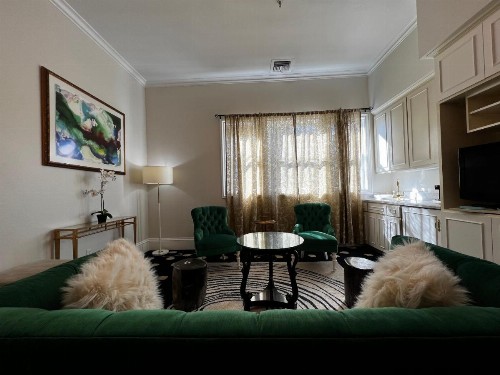 Sterling Hotel - image 28