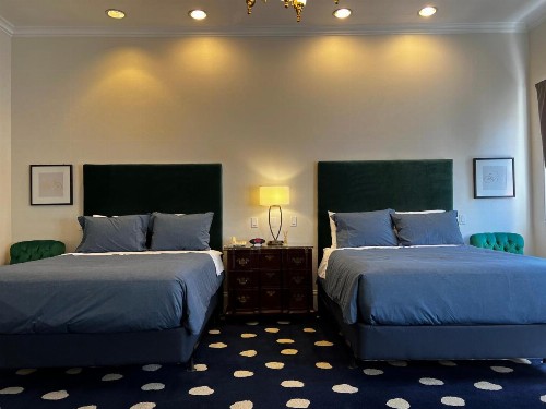 Sterling Hotel - image 30