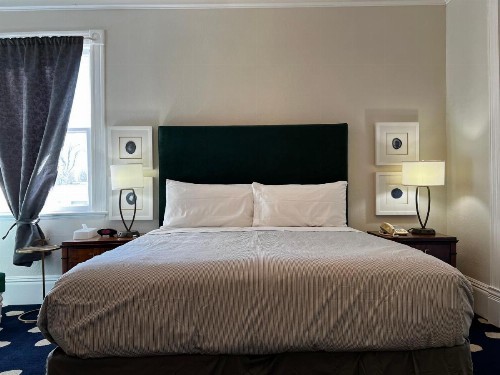 Sterling Hotel - image 31