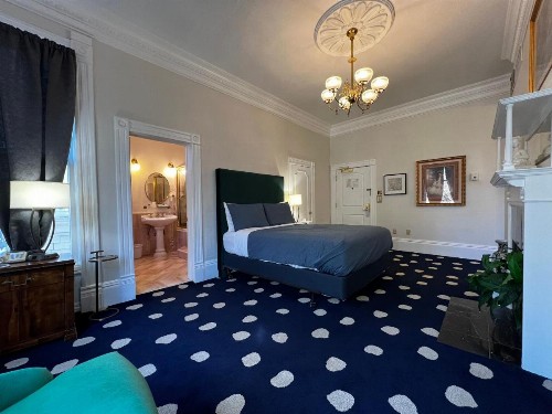 Sterling Hotel - image 34