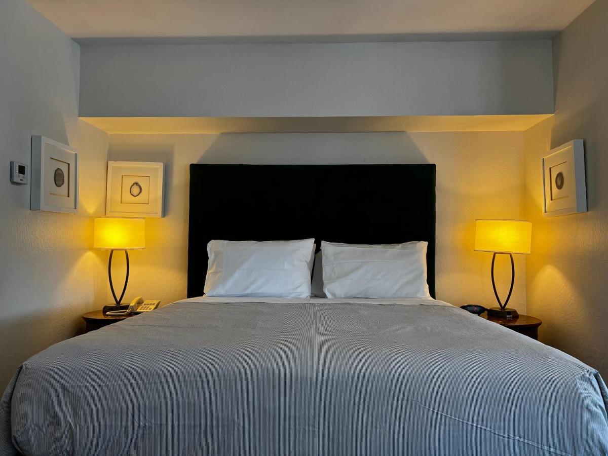 Sterling Hotel - image 6