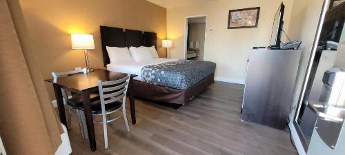 Econo Lodge Sacramento Convention Center - image 15