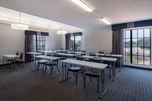 La Quinta Inn by Wyndham Sacramento North - image 28