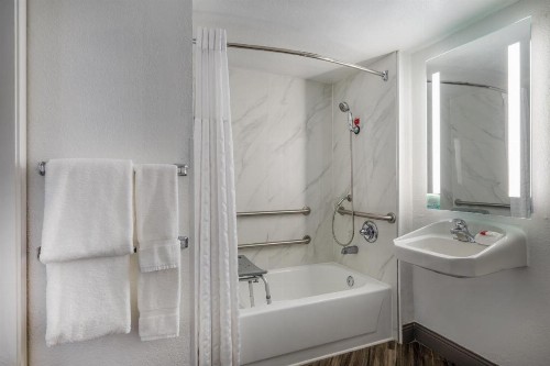 La Quinta Inn by Wyndham Sacramento North - image 37
