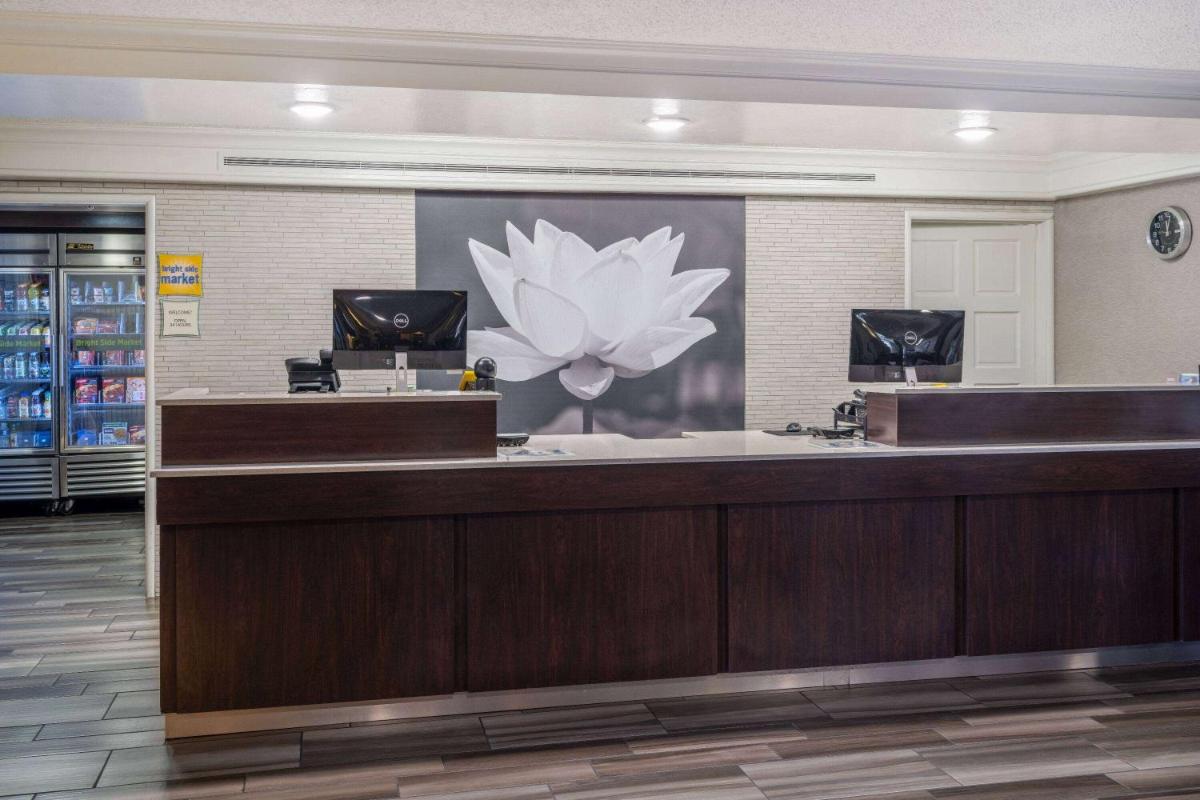 La Quinta Inn by Wyndham Sacramento North - image 4