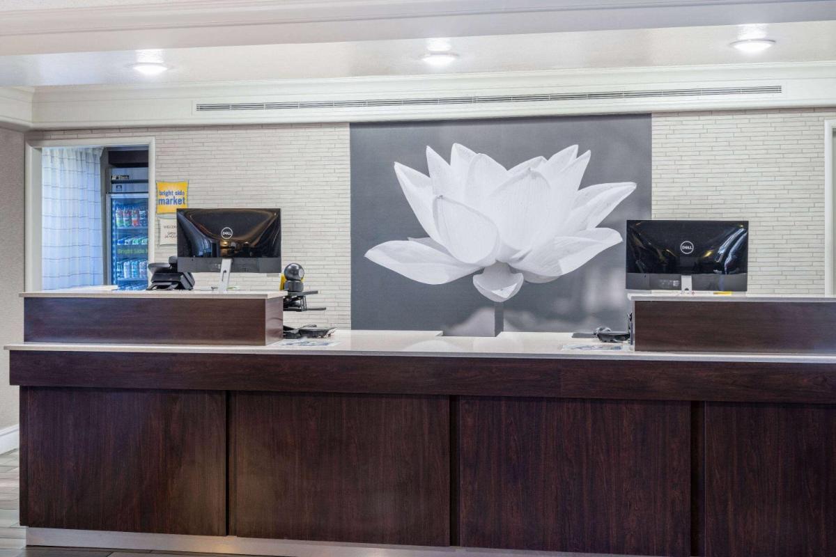 La Quinta Inn by Wyndham Sacramento North - image 5