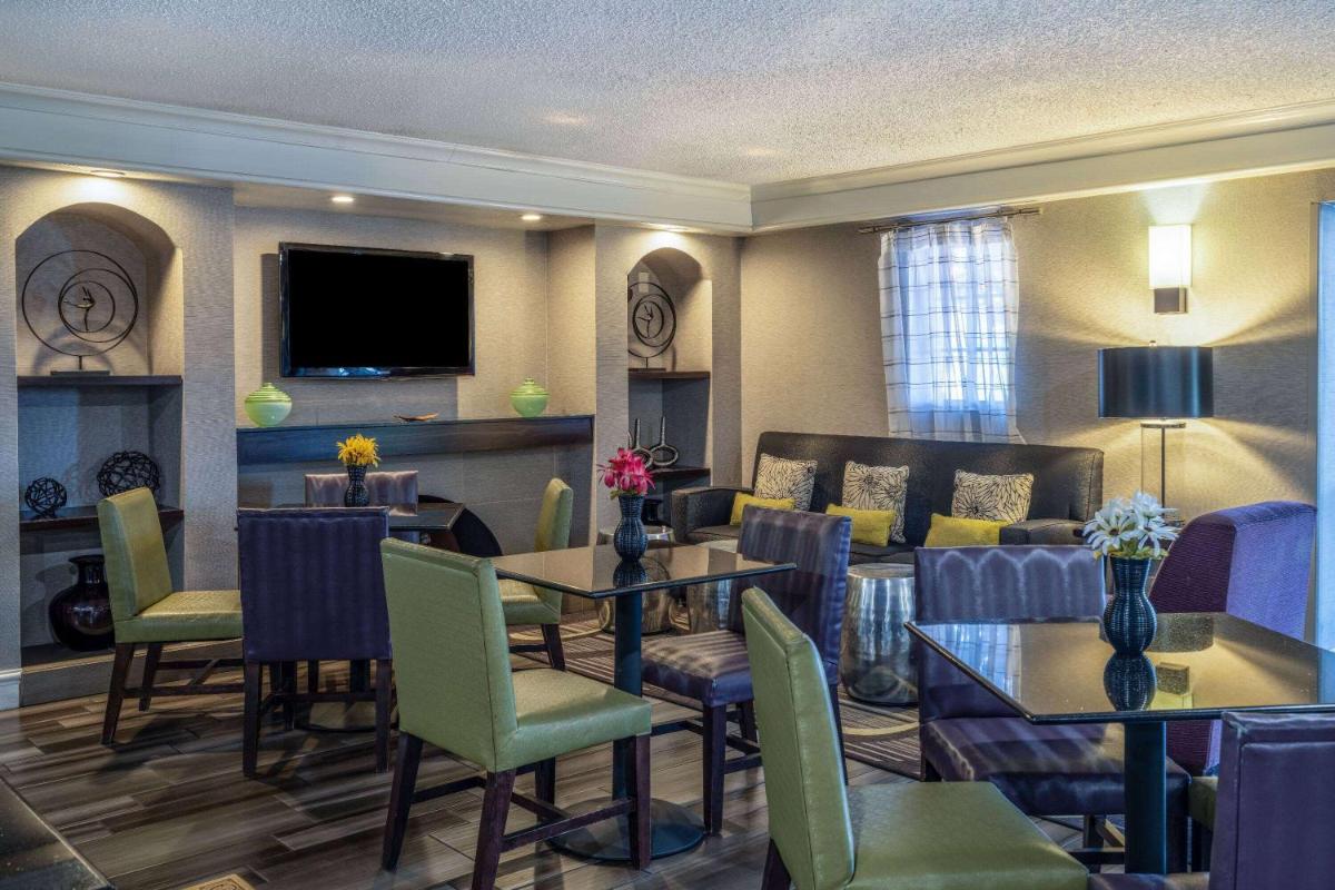 La Quinta Inn by Wyndham Sacramento North - image 6