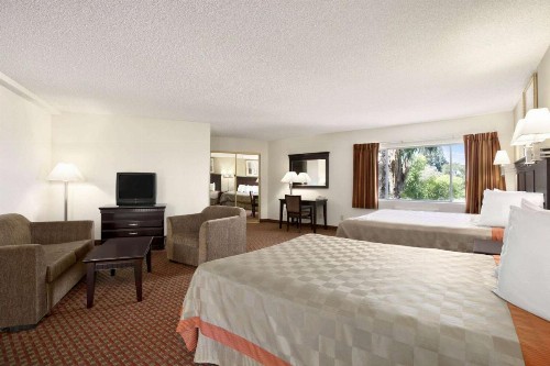 Days Inn & Suites by Wyndham Rancho Cordova - image 13