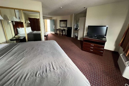 Days Inn & Suites by Wyndham Rancho Cordova - image 9