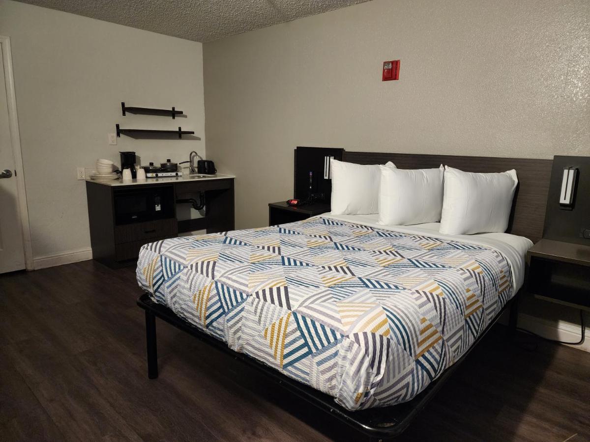 Sacramento Inn & Suites - main image