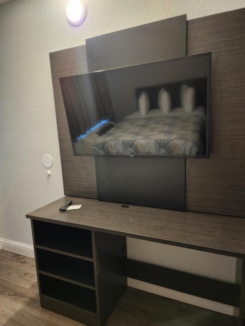 Sacramento Inn & Suites - image 30