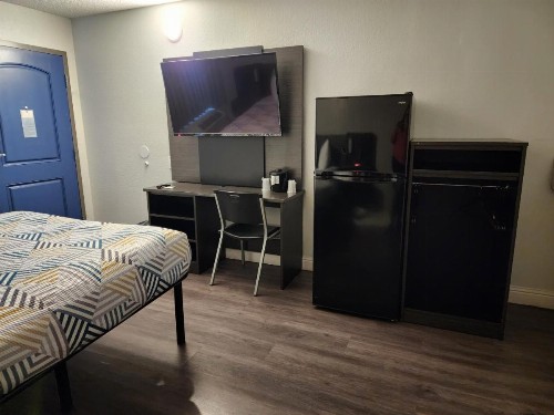 Sacramento Inn & Suites - image 32