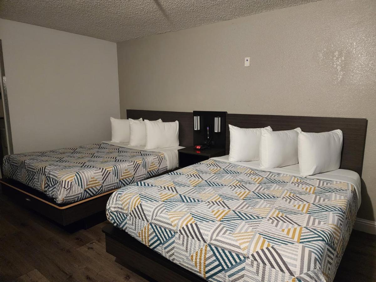 Sacramento Inn & Suites - image 4