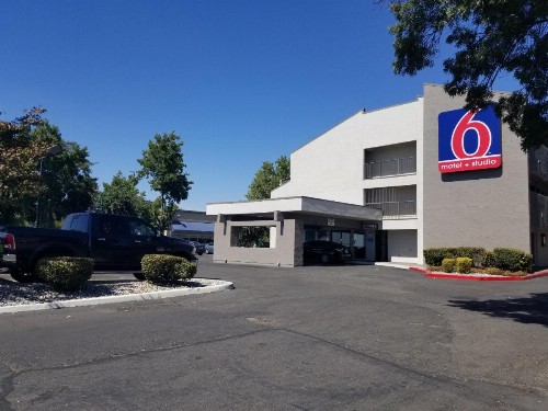 Sacramento Inn & Suites - image 44