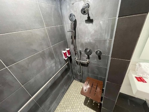 Roy Inn & Suites -Sacramento Midtown - image 11
