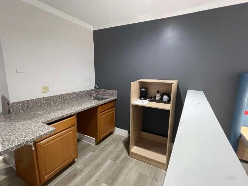 Roy Inn & Suites -Sacramento Midtown - image 18