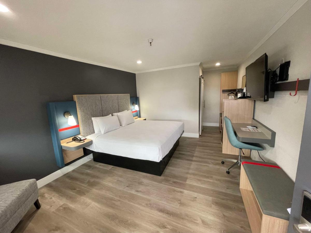 Roy Inn & Suites -Sacramento Midtown - image 2