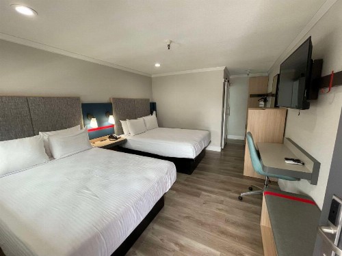 Roy Inn & Suites -Sacramento Midtown - image 5