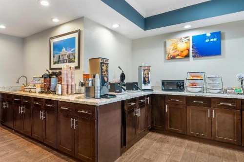 Comfort Inn & Suites Sacramento – University Area - image 26