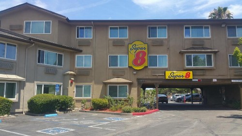 Super 8 by Wyndham Sacramento - image 6