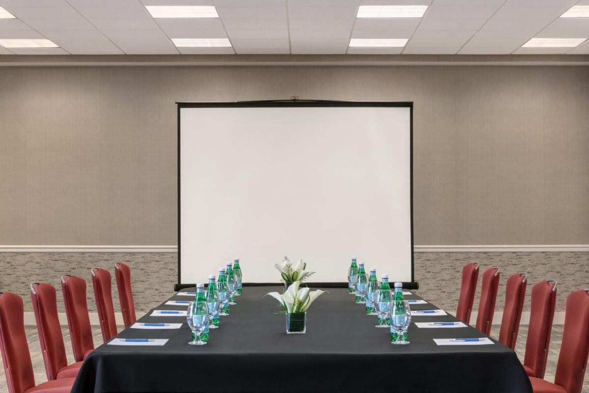 Four Points by Sheraton Sacramento Airport - image 2