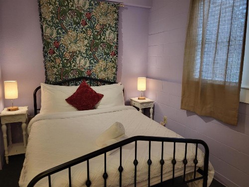 HI Sacramento Hostel - image 15