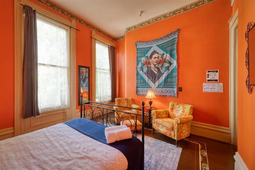 HI Sacramento Hostel - image 2