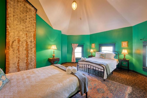 HI Sacramento Hostel - image 30