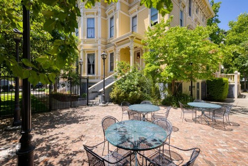HI Sacramento Hostel - image 9
