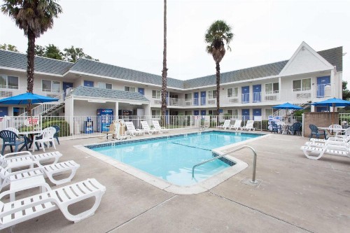Motel 6-Sacramento CA - Central - image 2