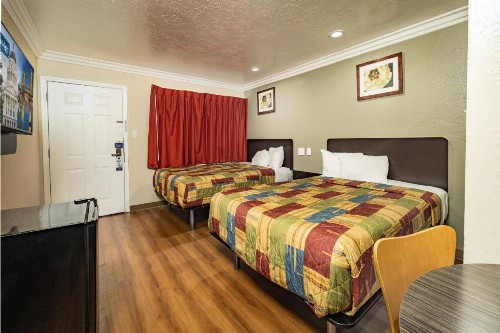Travelodge by Wyndham Sacramento Convention Center - image 7