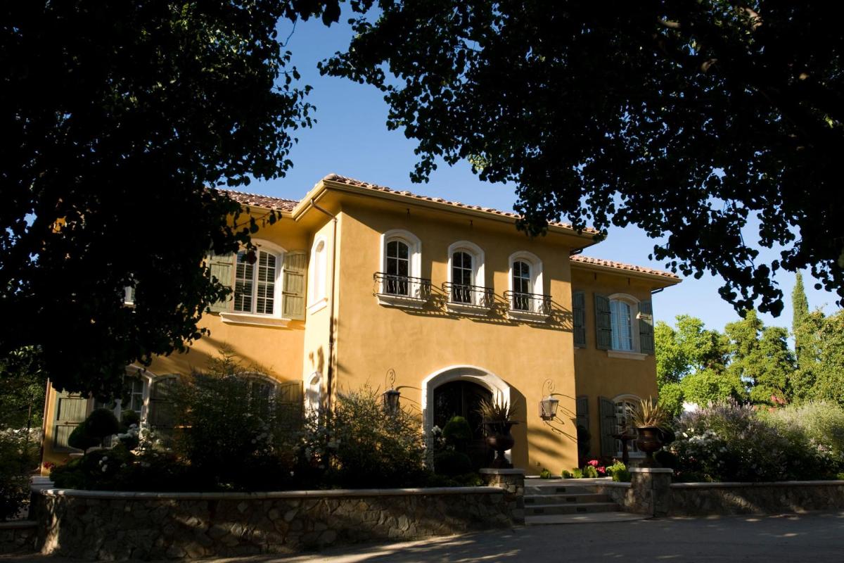 The Villa at Arden Hills - image 5