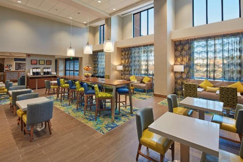 Hampton Inn & Suites Sacramento at CSUS - image 11