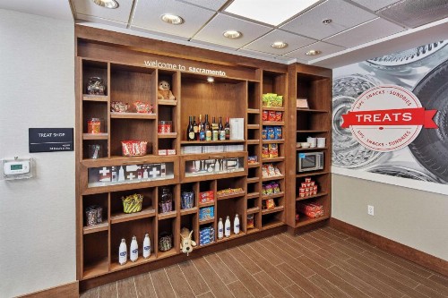 Hampton Inn & Suites Sacramento at CSUS - image 14